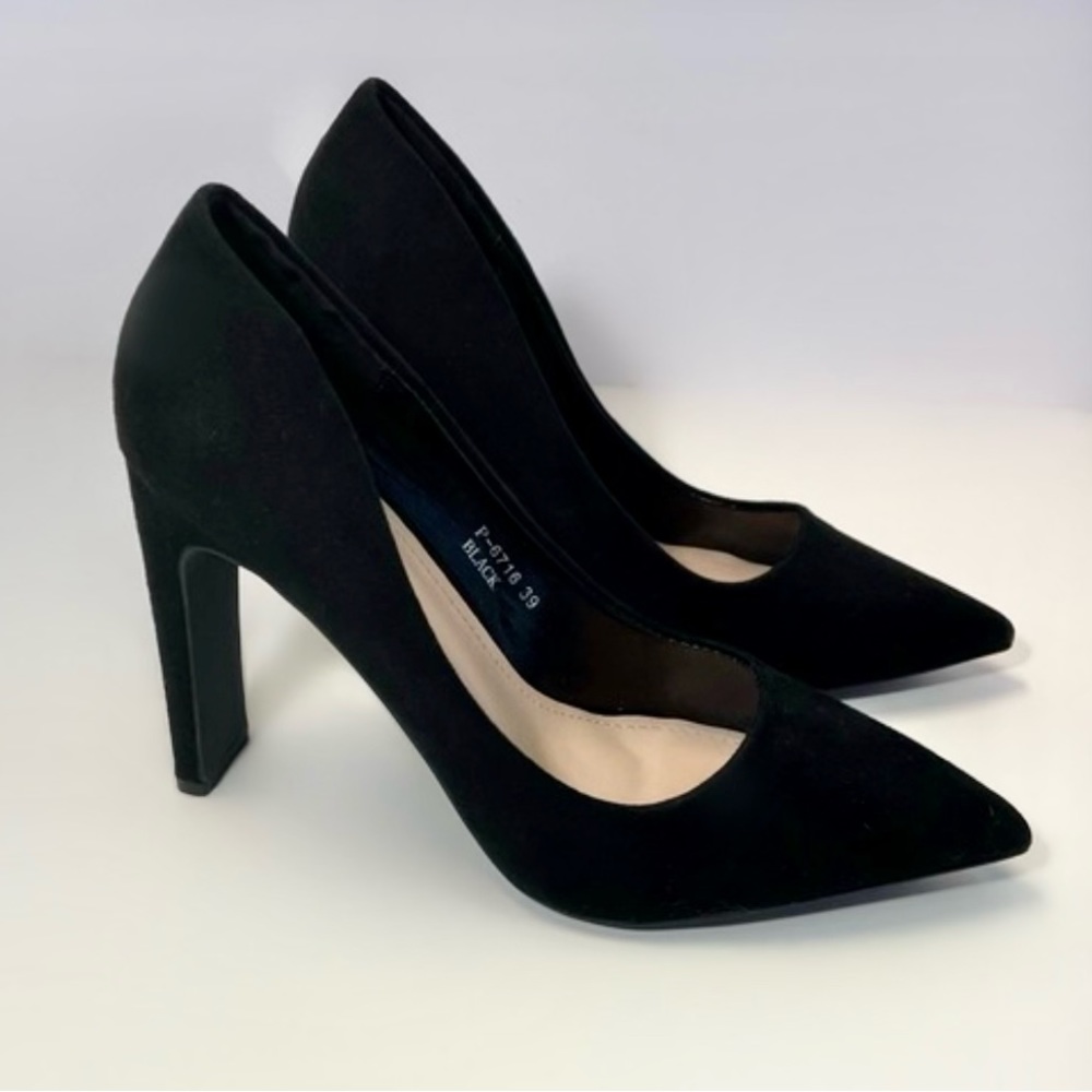 Ideal Shoes Black Heels size 7.5